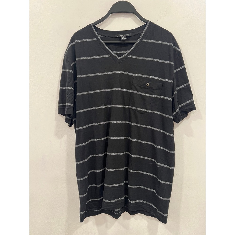 Forever 21 Men T Shirt Black Striped V Neck Pocket Men's XL Short Sleeve
